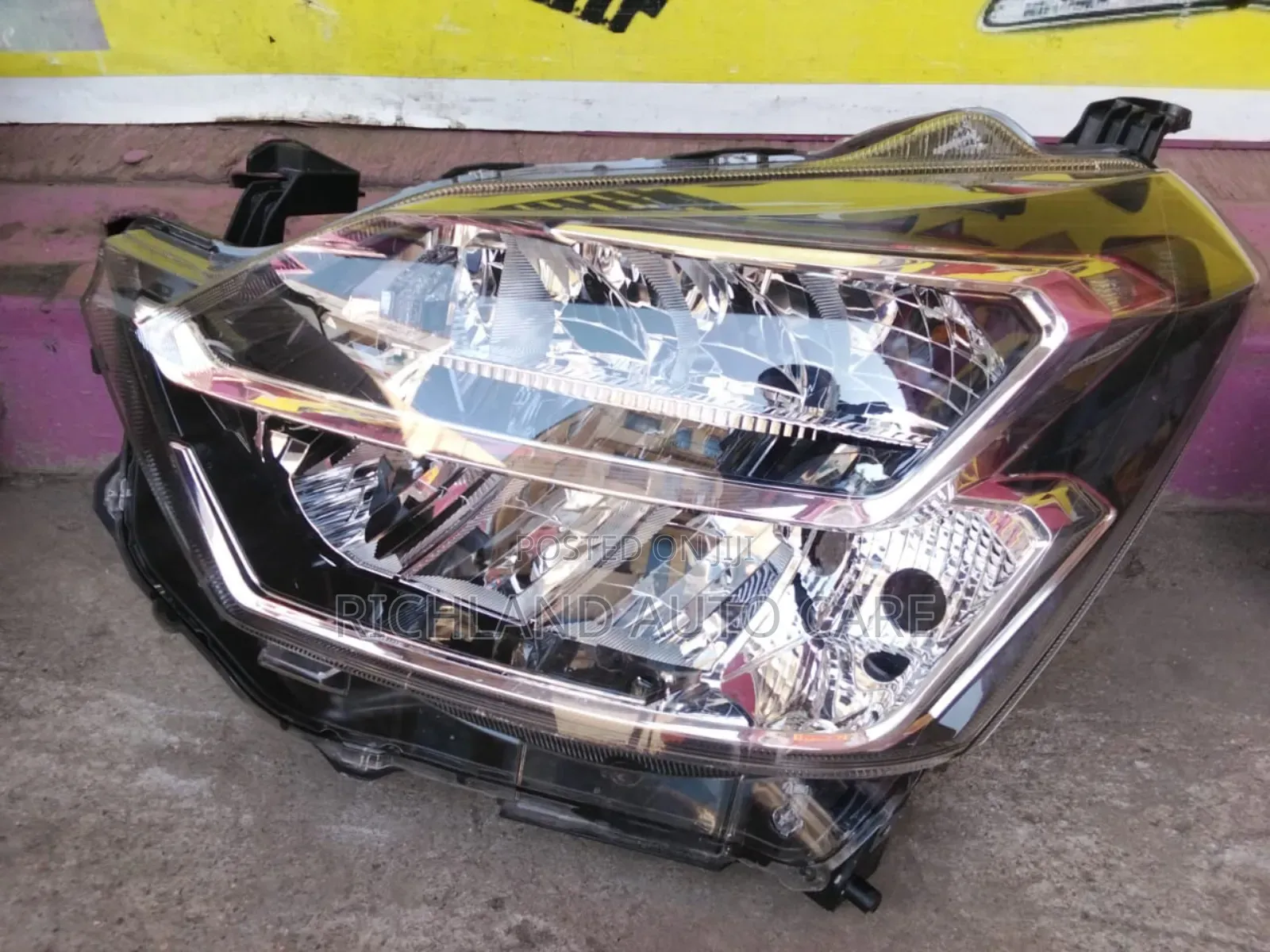 Headlamp Daihatsu Mira La350s