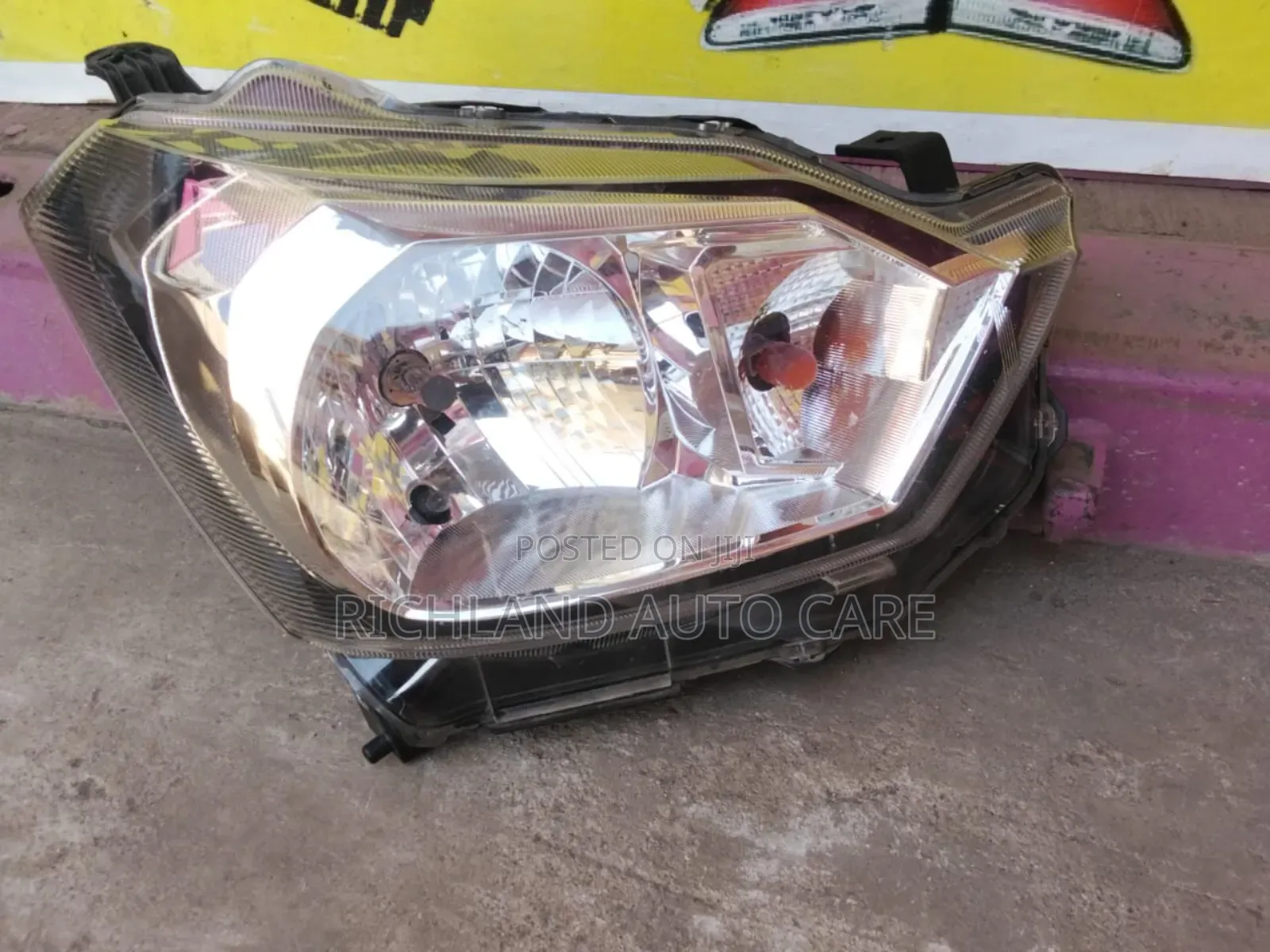 Headlamp Daihatsu Mira La350s