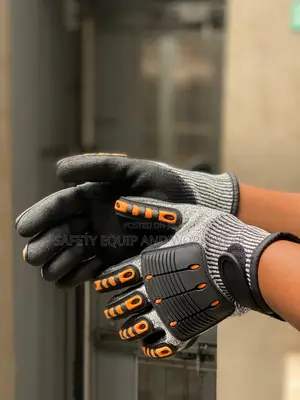 Impact Resistance Gloves With Reinforced Knuckles. & Grip