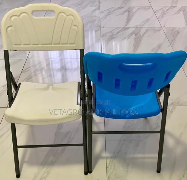 Foldable Chair - thumbnail 3