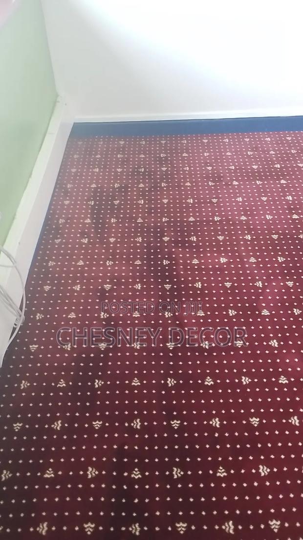 Starred Maroon Executive Wall To Wall Carpets