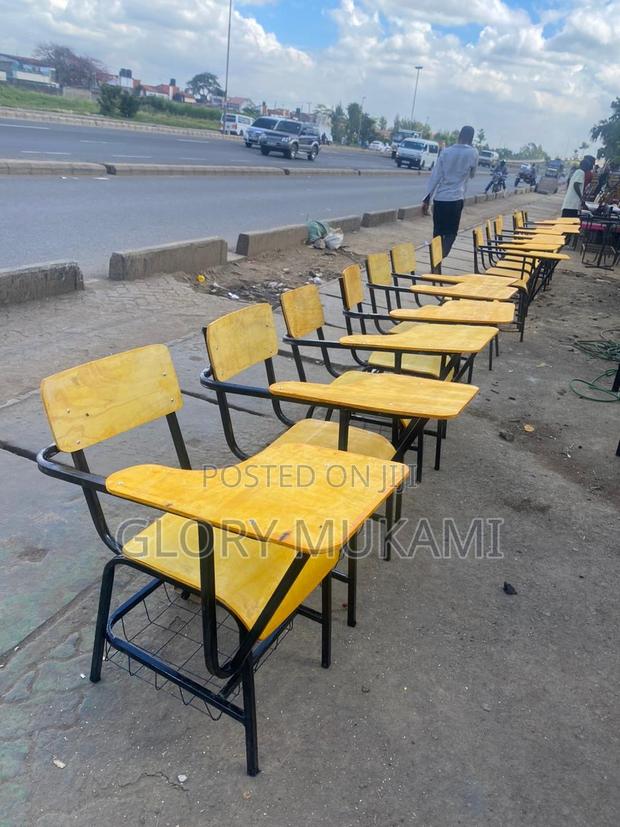 Lecturer Arm Chair College