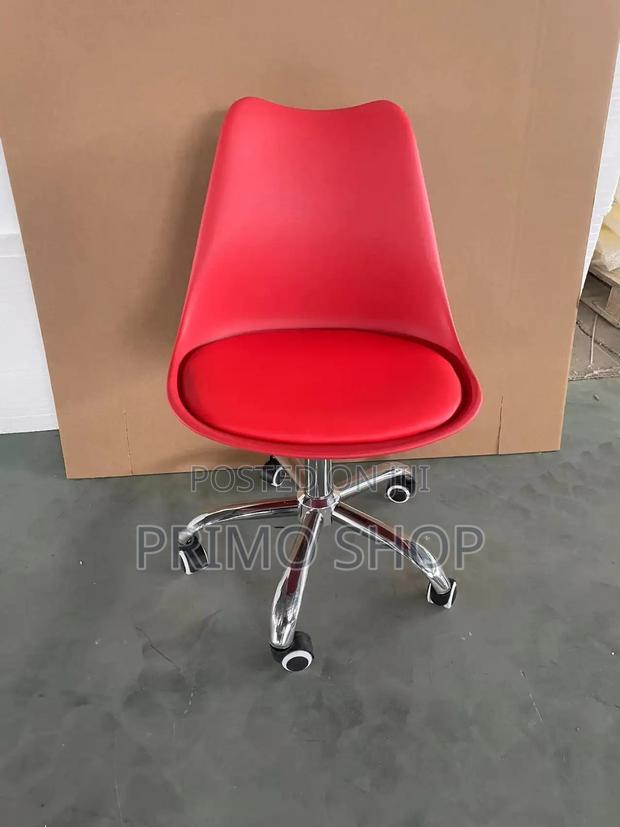 Office Chair; Distinctive Eames Line Office Chair - thumbnail 3