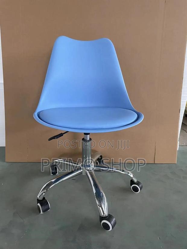 Office Chair; Distinctive Eames Line Office Chair - thumbnail 6