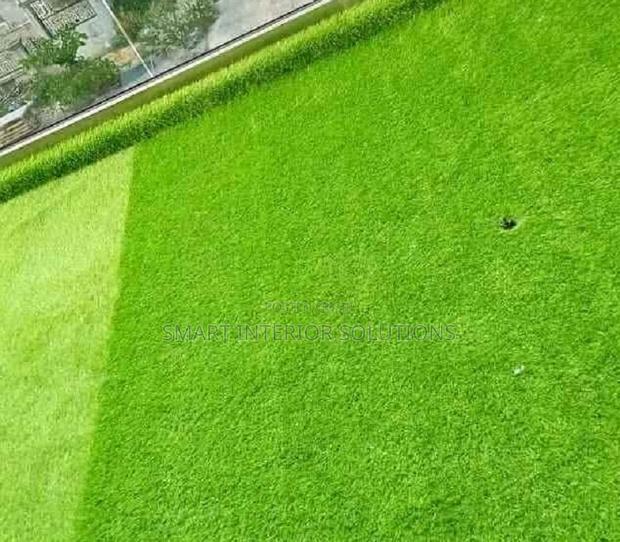 Beautiful Artificial Green Grass Carpet
