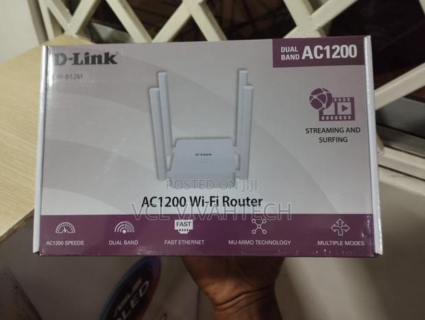D-Link Ac1200 Dual Band Wi-Fi 5 Router - Dir-812m