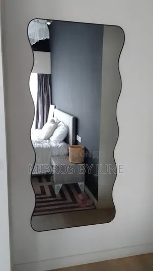 Wavy Mirror