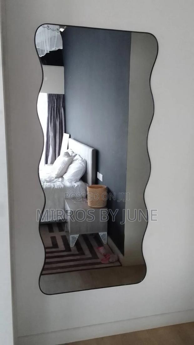 Wavy Mirror