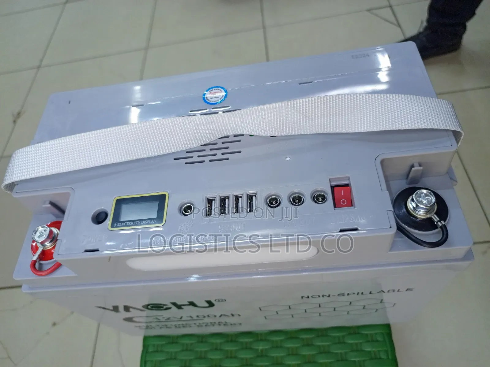 Yachu 100ah Solar Battery / Inbuilt Controller and Inverter
