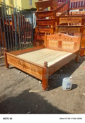 Strong Wood Mahogany Bed