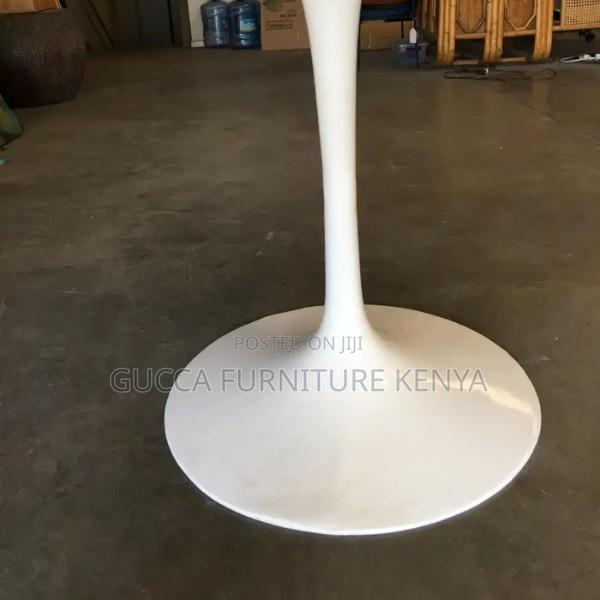 Dining Tables:Round Dining Table With Tulip Steel Round Base - thumbnail 3