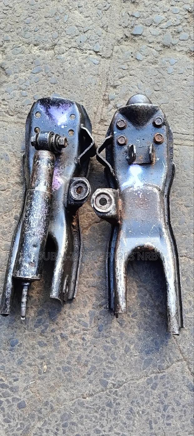 Lower Control Arms Mazda B22. - thumbnail 2