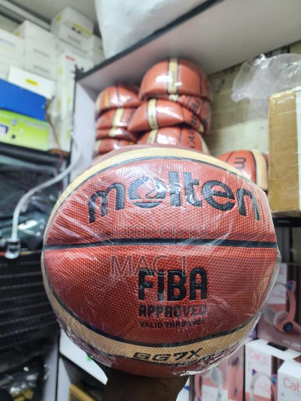 Molten Basketball  Size 7 Gg7x