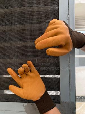 Diamond Grip Gloves – Comfortable Grip In Hot Or Cold - thumbnail 2