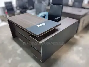 Executive 1.6m Hr Desk
