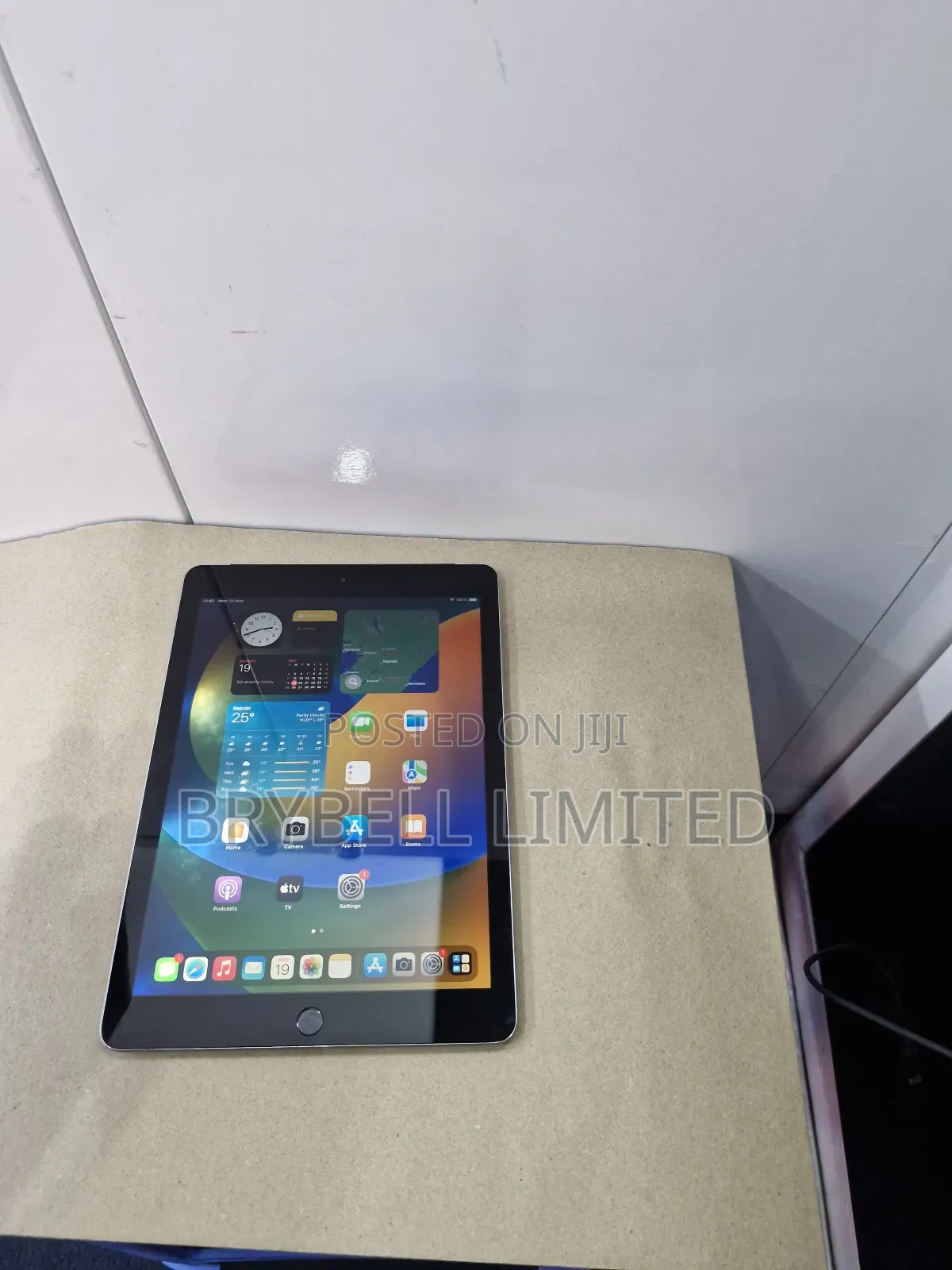 Apple iPad 9.7 128 GB Gray
