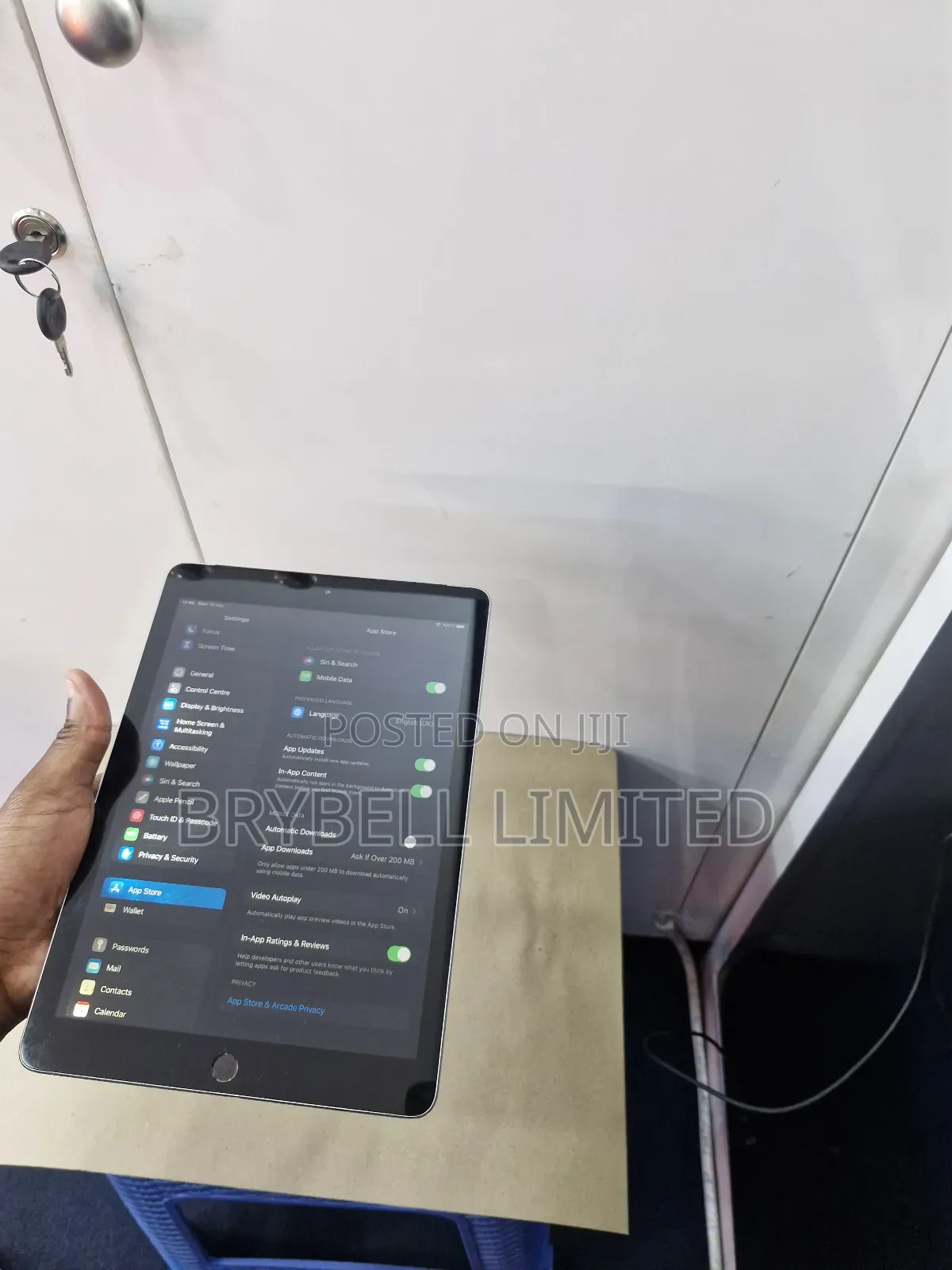 Apple iPad 9.7 128 GB Gray