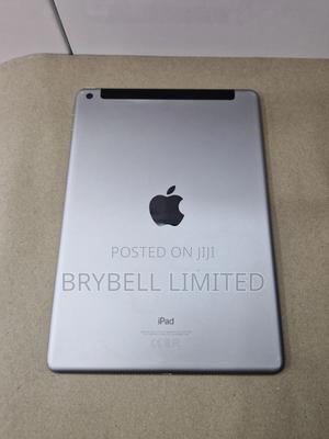 Apple iPad 9.7 128 GB Gray - thumbnail 2