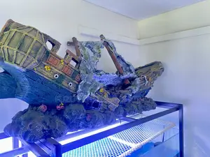 Deluxe Aquarium Shipwreck – For Big Tanks Bold Style