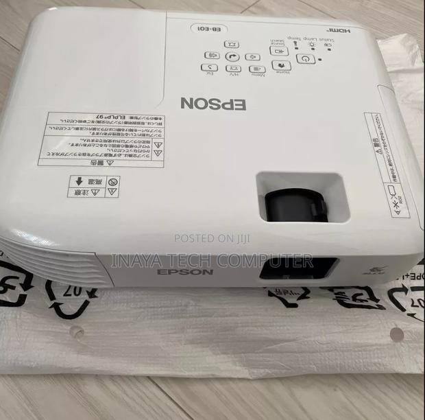 Epson Eb-E01 3lcd Business Projector