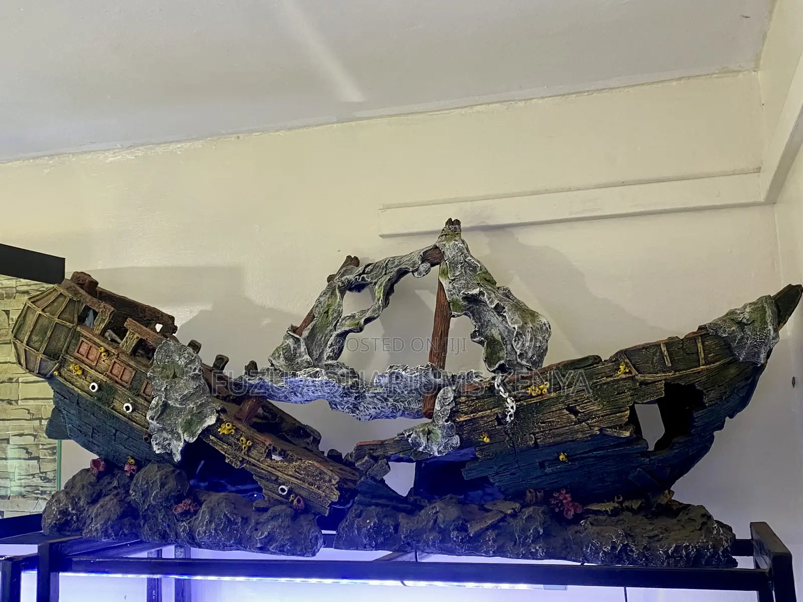 Legendary Shipwreck Aquarium Ornament – A Fish Favorite