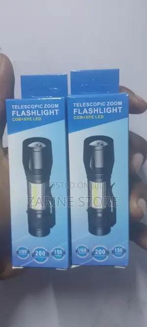 Zooming Torch Flashlight