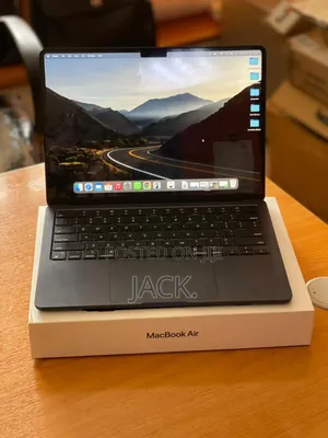 Laptop Apple MacBook Air 2022 M2 16GB Apple M2 SSD 256GB