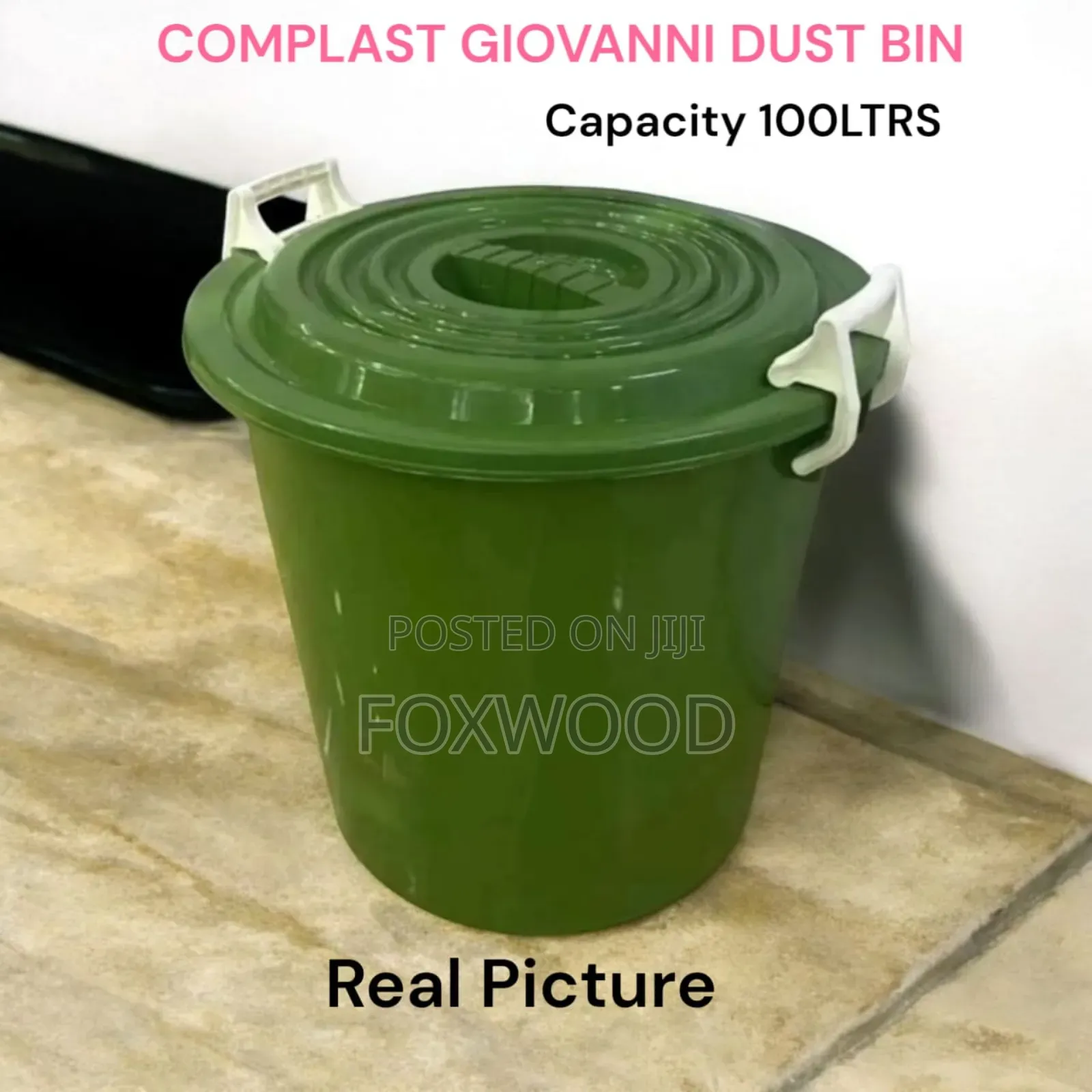 Complast Giovanni Dustbin With a Capacity of 100 Liters.