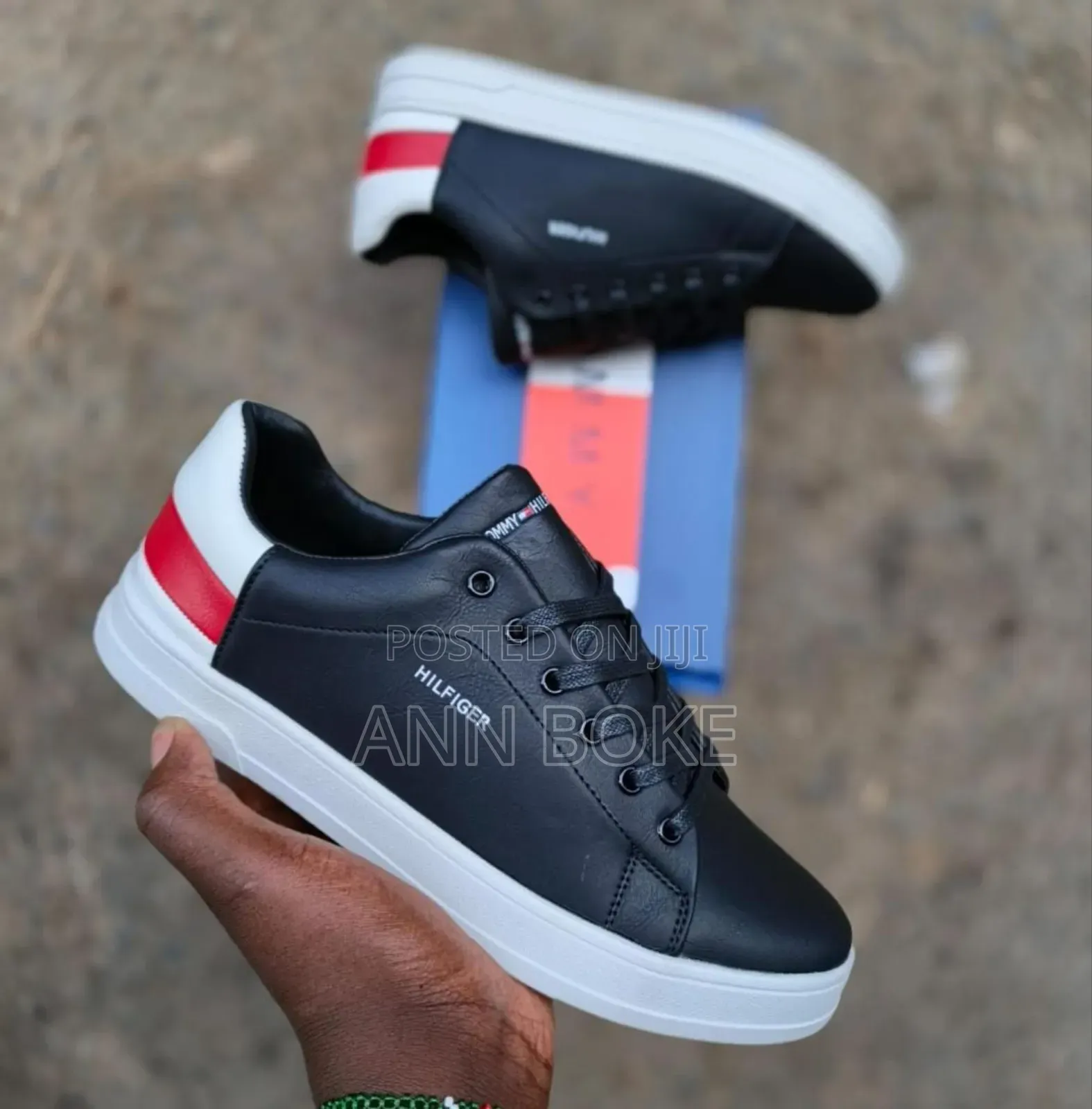Tommy Hilfiger 
40-45 
 at 3500