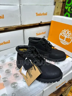Black Timberland Low Cut
Size 40_45