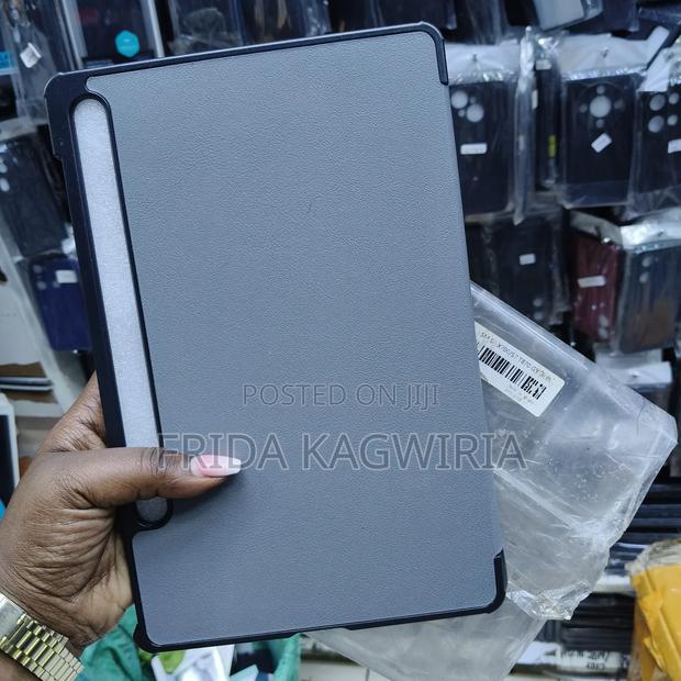 Samsung Galaxy Tab S7 Leather Flip Cover ( Black And Gray - thumbnail 2