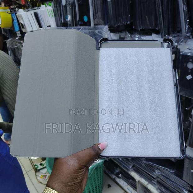 Samsung Galaxy Tab S7 Leather Flip Cover ( Black And Gray - thumbnail 3