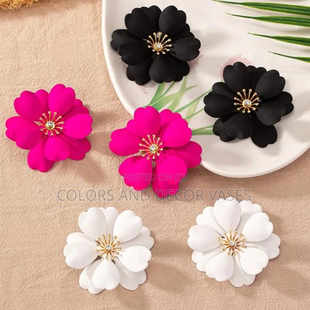Flowered Earings in Stock - main view