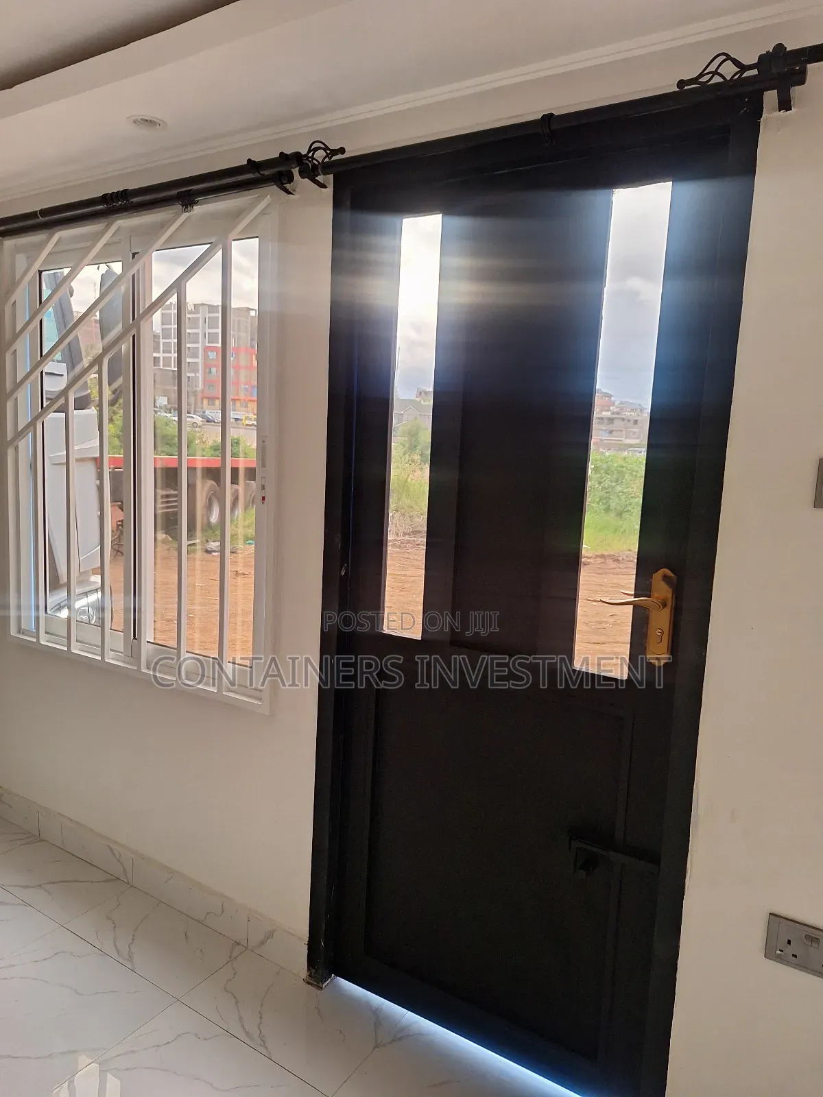 20ft Container Airbnb / 20ft Container Studio With Washroom