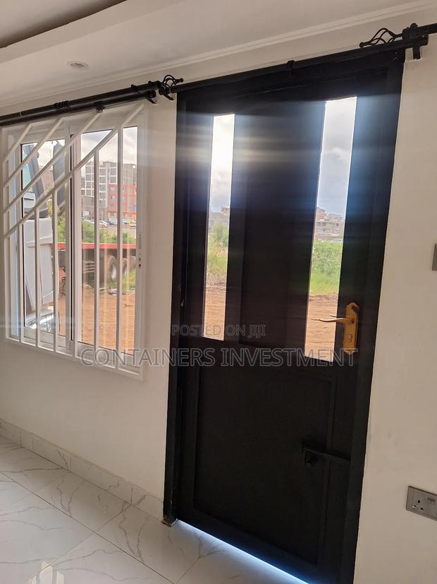 20ft Container Airbnb / 20ft Container Studio With Washroom - thumbnail 6