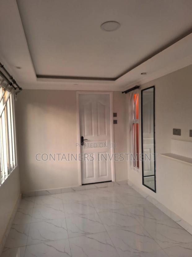 20ft Container Airbnb / 20ft Container Studio With Washroom - thumbnail 7