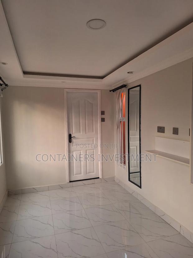 20ft Container Airbnb / 20ft Container Studio With Washroom - thumbnail 8