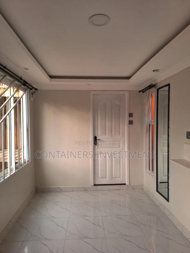 20ft Container Airbnb / 20ft Container Studio With Washroom - thumbnail 9