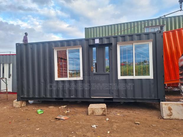20ft Container Airbnb / 20ft Container Studio With Washroom
