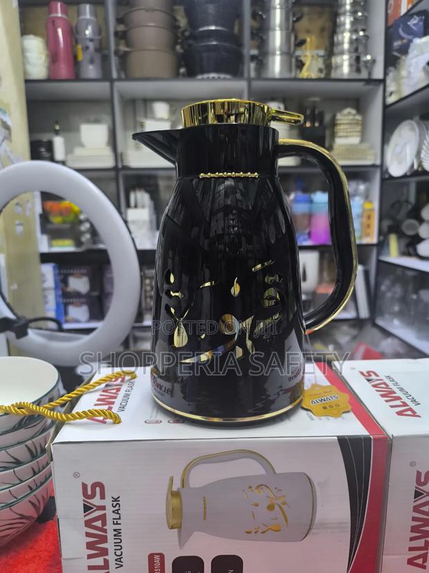 Black 1 Litre Vacuum Flask - main view