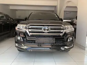Toyota Land Cruiser 4.6 V8 ZX 2018 Matt Black