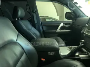 Toyota Land Cruiser 4.6 V8 ZX 2018 Matt Black