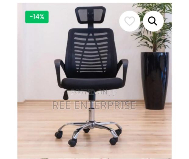 Smooth Rolling Caster Wheels Mesh Office Chair With Headrest - main view