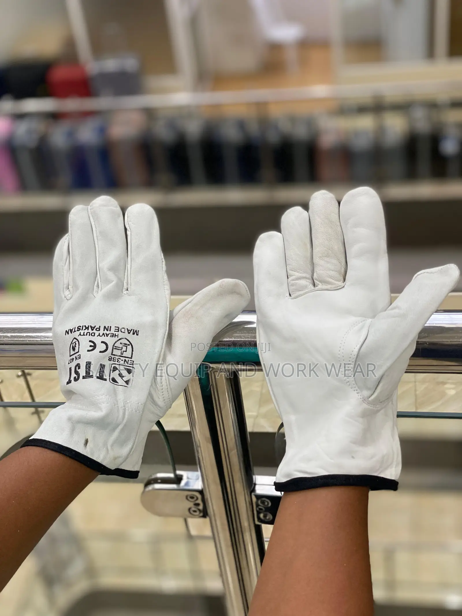 Leather Gloves With High Heat Tolerance