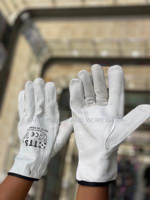 Leather Gloves With Breathable Design - thumbnail 2