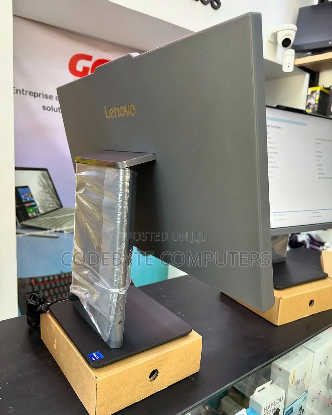 New Lenovo ThinkCentre Neo 50T 8GB Intel Core i7 SSD 512GB