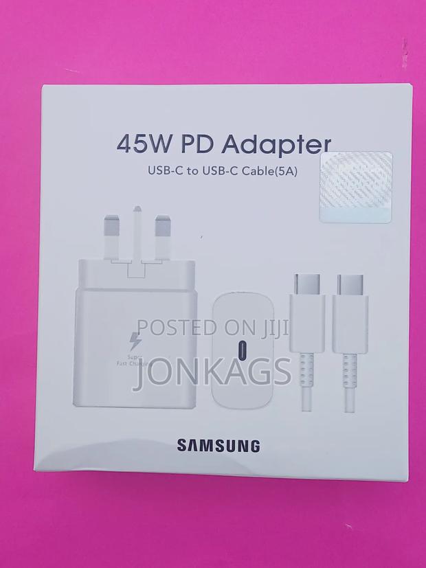 Samsang Type C to Type C Super Fast Charger - main view