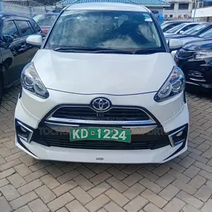 Toyota Sienta 1.5 AWD (6-seater) 2019 White