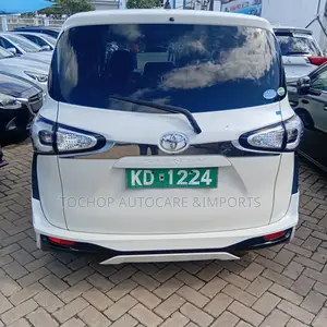 Toyota Sienta 1.5 AWD (6-seater) 2019 White