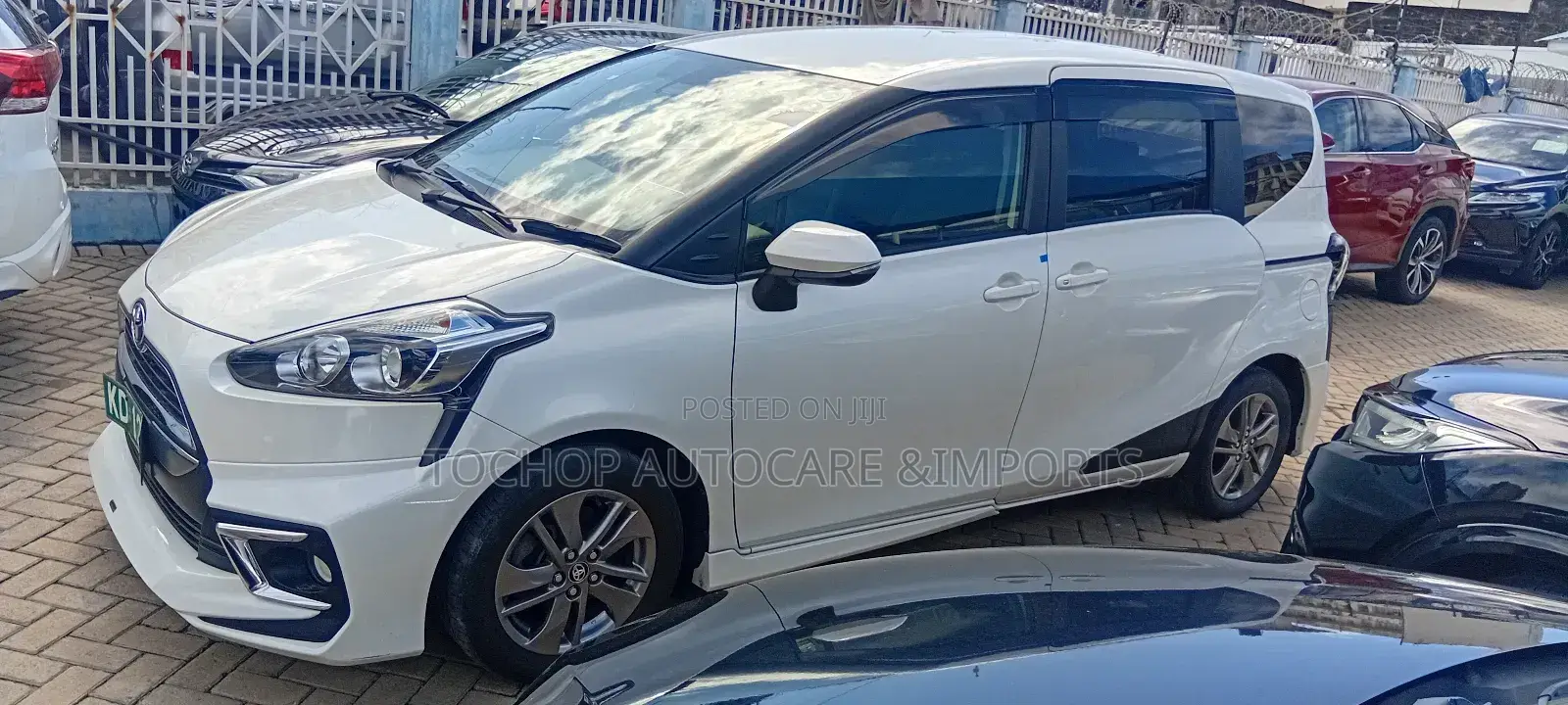 Toyota Sienta 1.5 AWD (6-seater) 2019 White